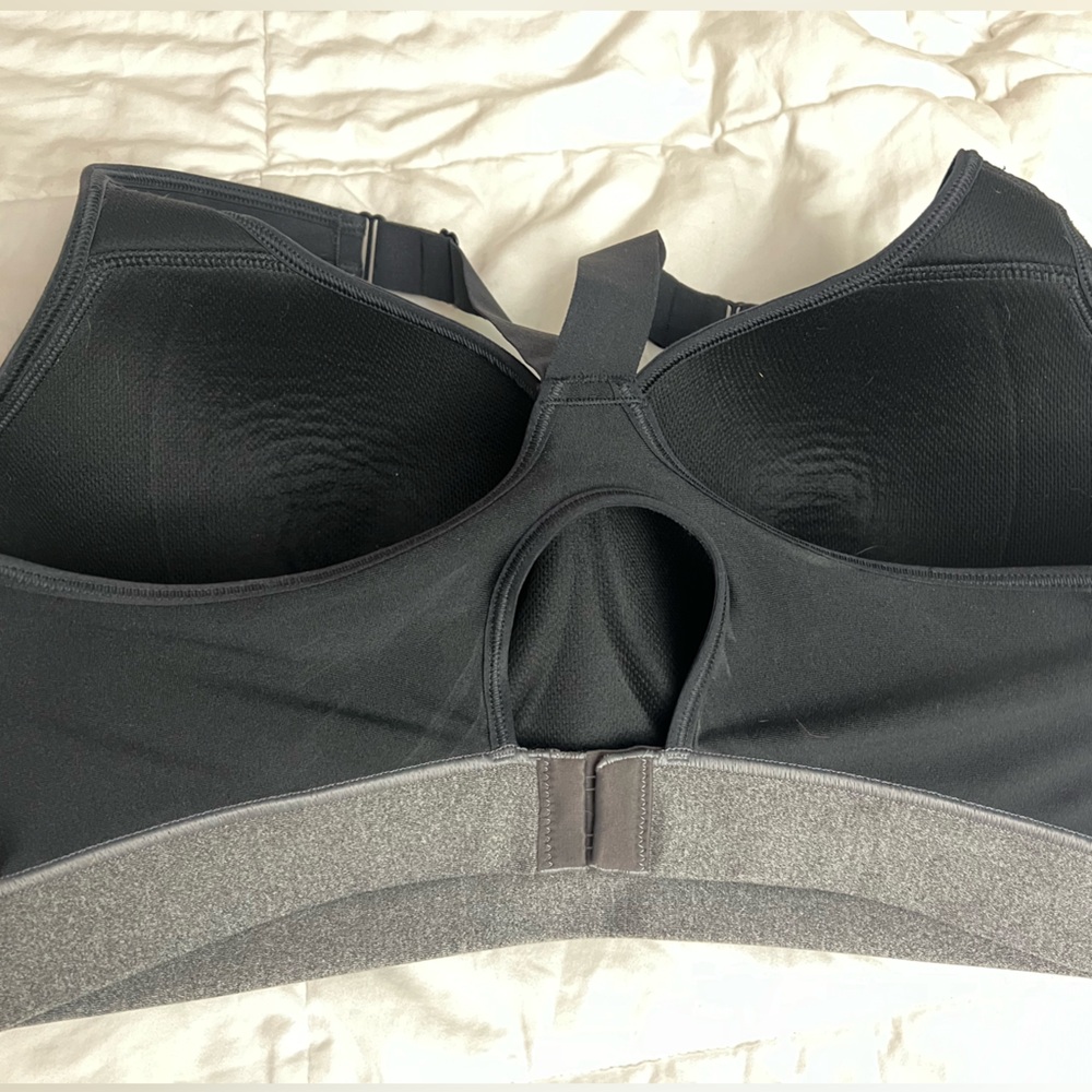 Under Armour High Impact Molded Cups Sports Bra 36DD - Picture 7 of 8